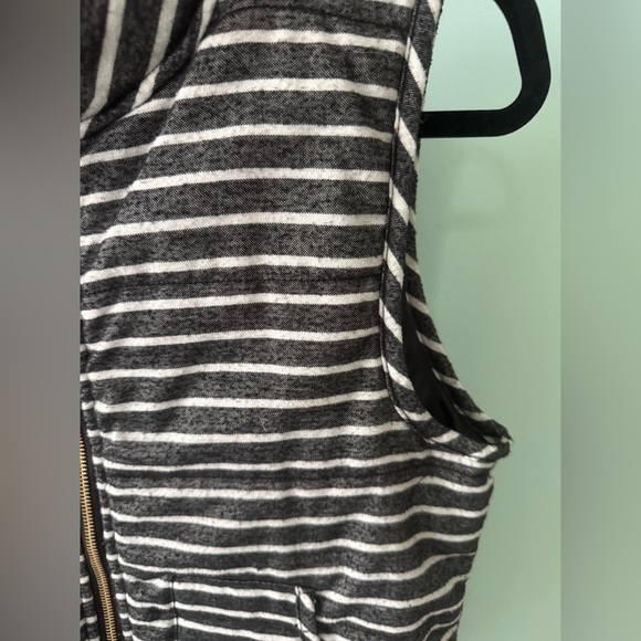 Mud Pie Women's Top Striped Zip Front Vest Closure Pockets Sleeveless Medium - Picture 4 of 7